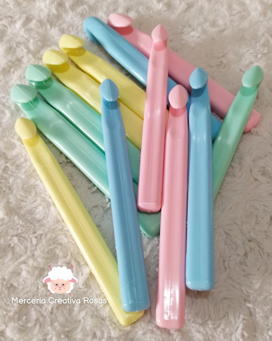 Aguja plastica para totora